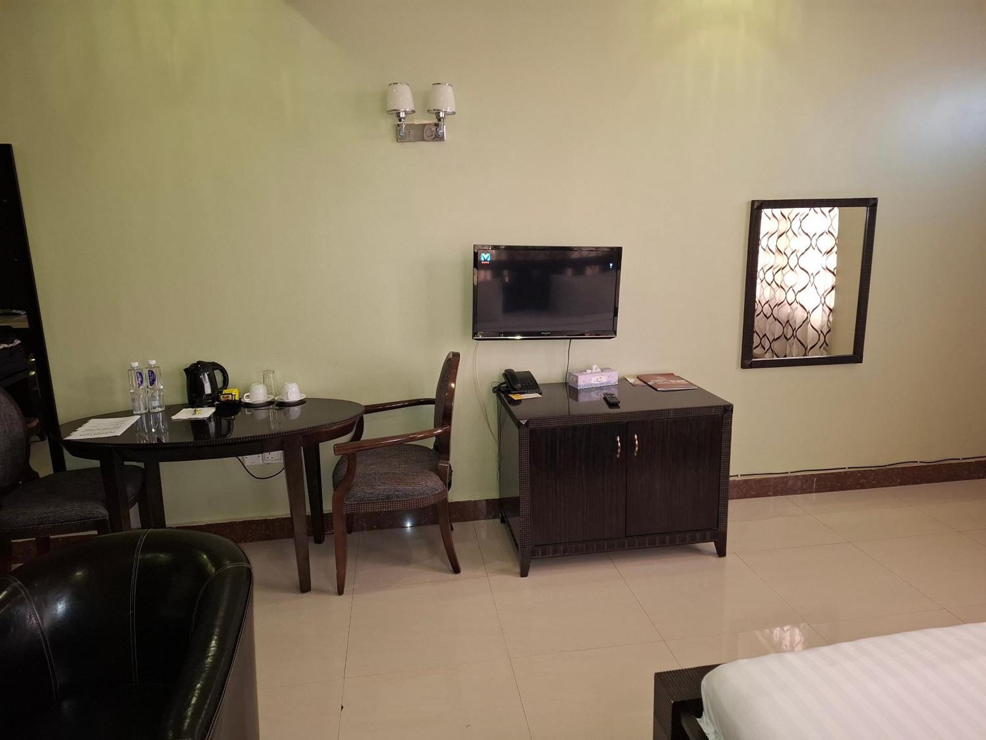 Flomi Hotel Morogoro Екстериор снимка