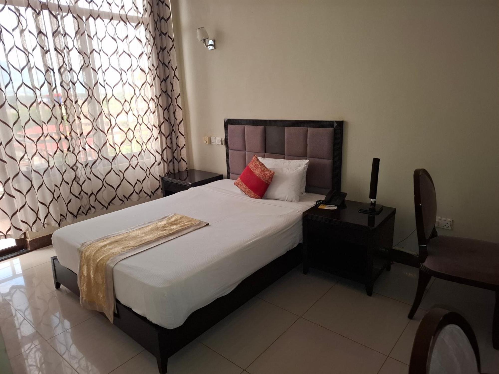 Flomi Hotel Morogoro Екстериор снимка